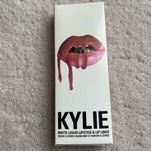 New Never Used! Kylie Matte Liquid Lipstick & Lip Liner Candy K
